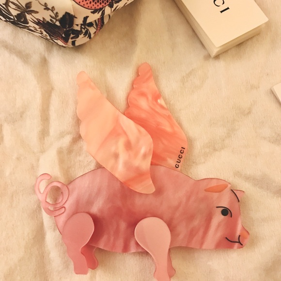 グッチ　ブローチ　フライングピッグ グッチ フライングピッグブローチ 【公式通販】